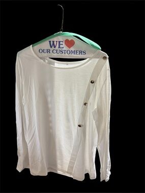NWT Scacto White Top